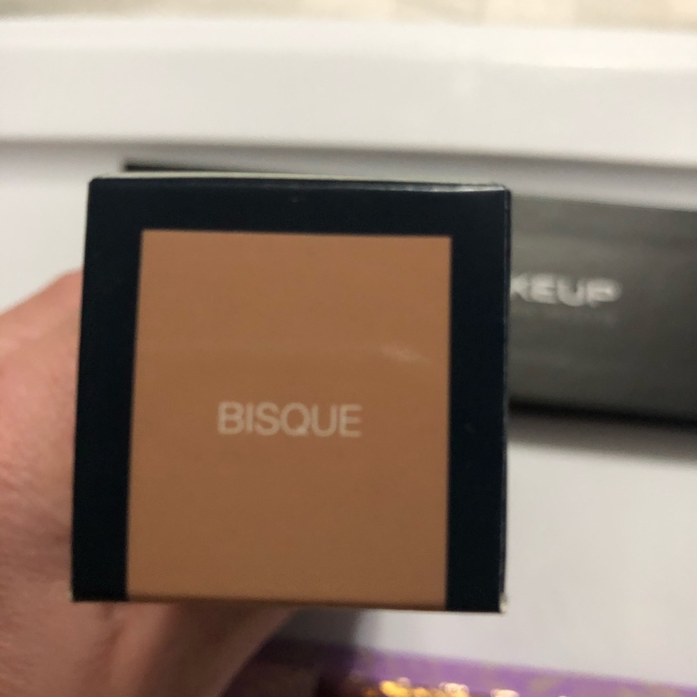 Makeup Bundle - Picture 3 of 4